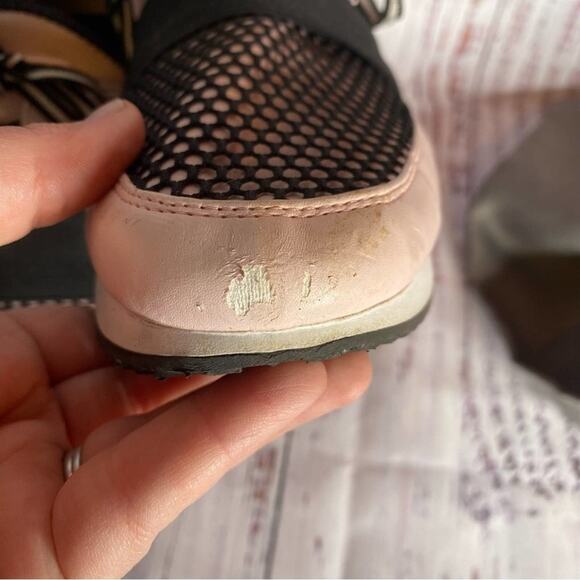 Steve Madden Pink Slip on Sneakers. - Picture 2 of 9